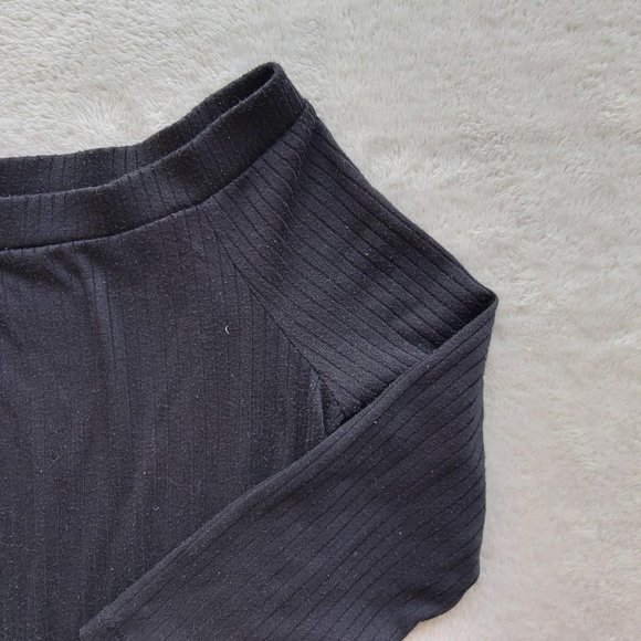 Zara simple & sleek off-shoulders ribbed 3/4 sleeve tshirt - Picture 3 of 3